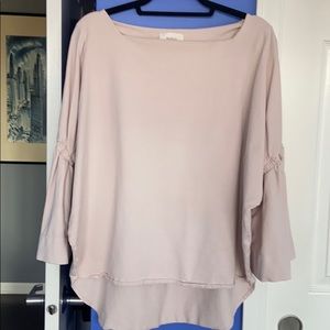 Comfy sweatshirt feel high low top